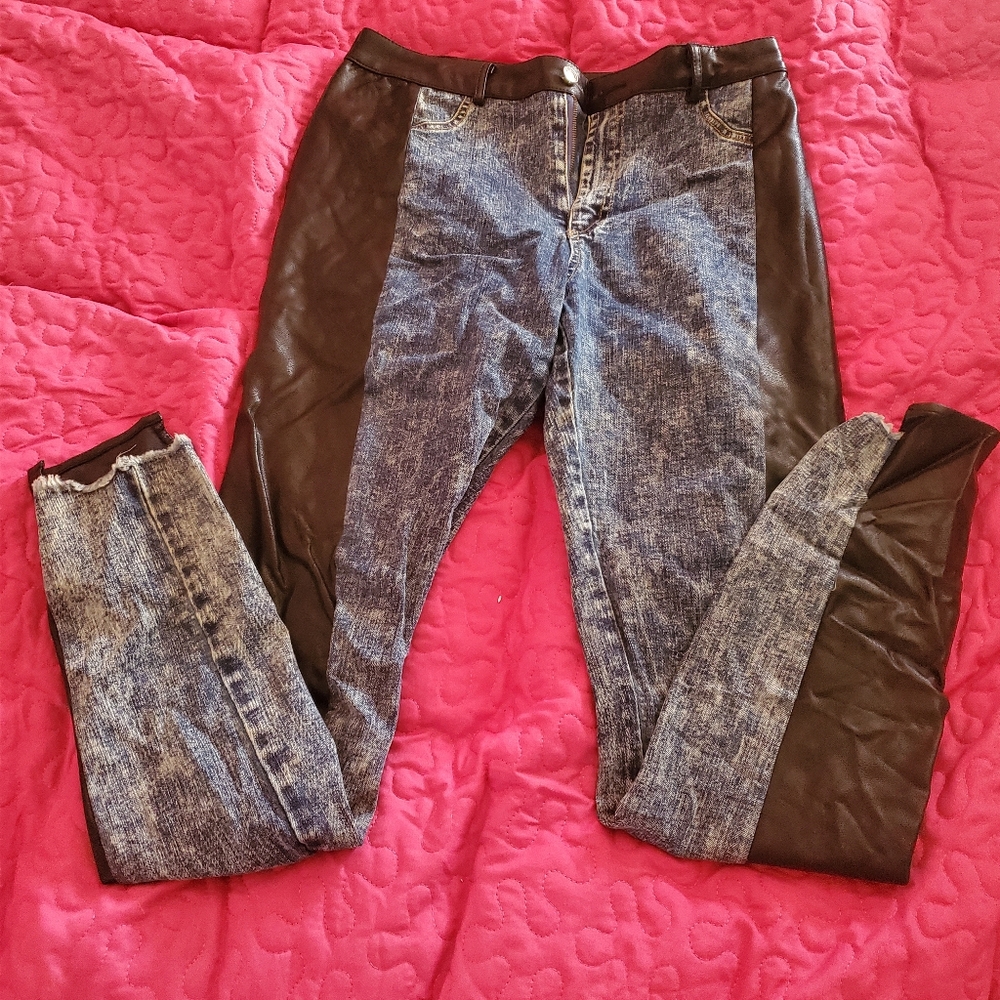 Fashion Nova Blue and Black Contrast Jeans